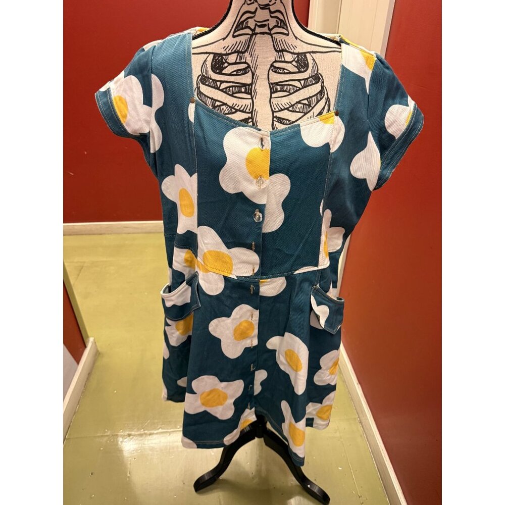 Unique Vintage 1970s Blue Denim & Egg Flower Print Flare Dress Plus 2X